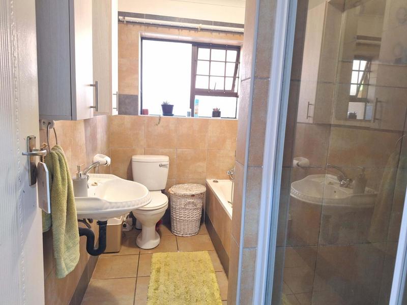 4 Bedroom Property for Sale in Hartenbos Heuwels Western Cape